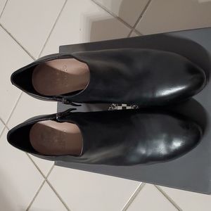 Vince Camuto booties